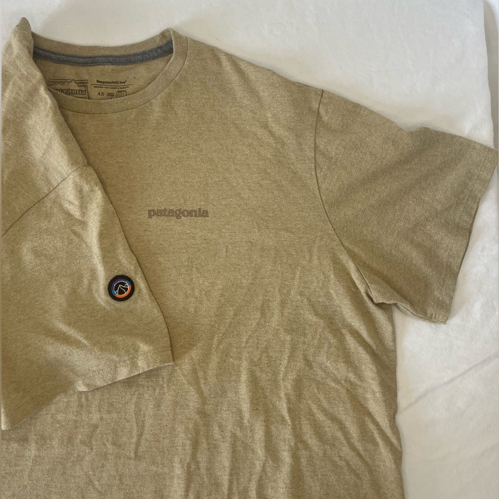 Patagonia Fitz Roy Icon Responsibili-tee embroidered logo mens 2xl/woman 3xl tan